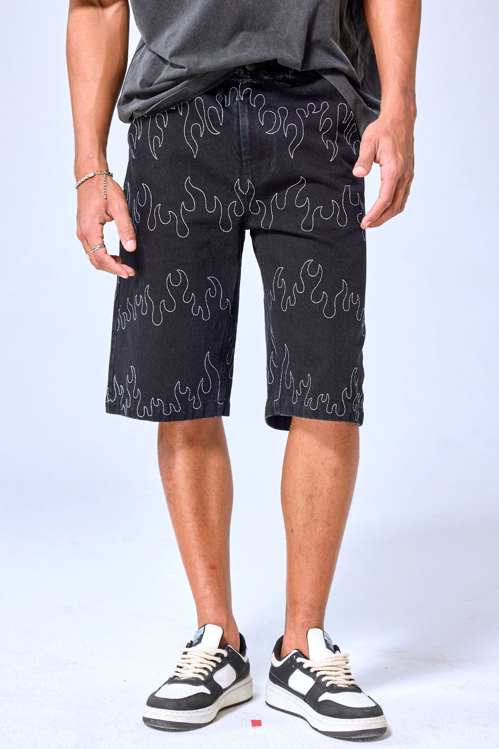 OEM Custom Logo Vintage Black Wash Flame Embroidery Denim Shorts - Baggy Streetwear Jorts