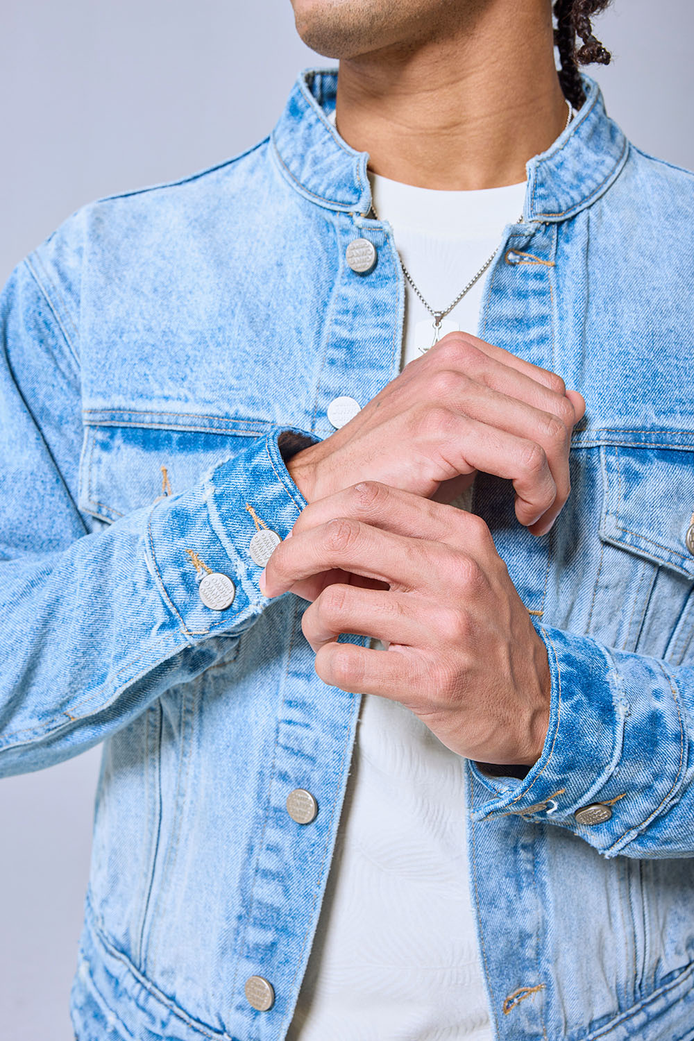 OEM Custom Logo Vintage Light Wash Stand Collar Denim Jacket - Cropped Boxy Streetwear Trucker Jacket