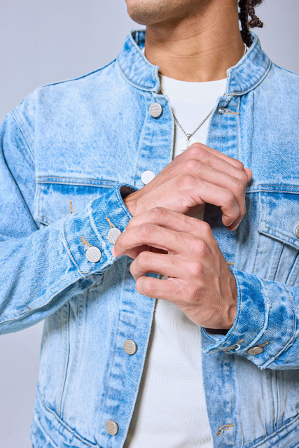 OEM Custom Logo Vintage Light Wash Stand Collar Denim Jacket - Cropped Boxy Streetwear Trucker Jacket