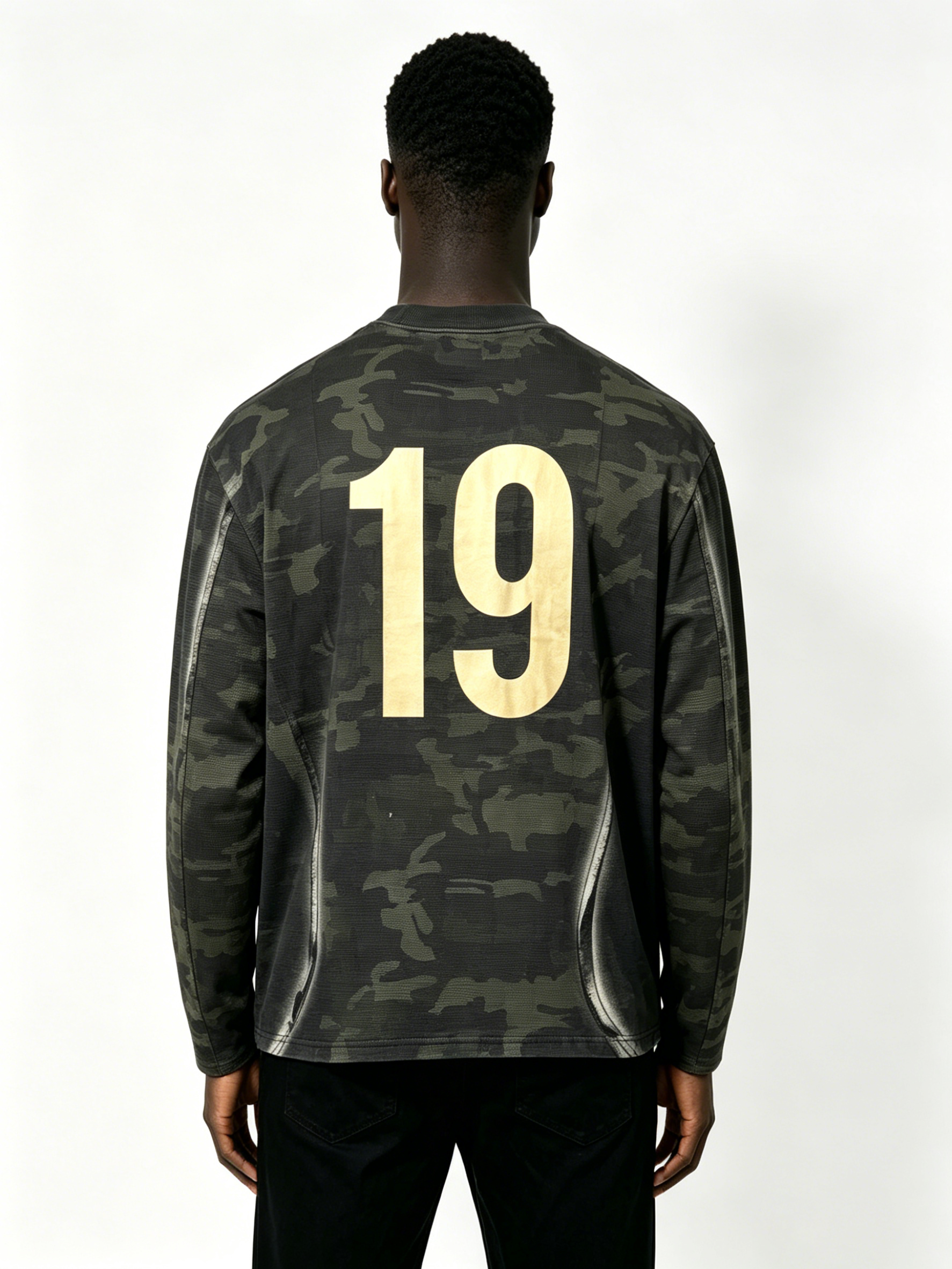 Custom Camo Gradient Spray Curved Seam Raglan Long Sleeve Crewneck Sweatshirt Manufacturer | Men Military Camouflage Gold Logo Oversized Streetwear Pullover Private Label, 50 MOQ, 7-Day Sample & 15-Day Bulk Lead Time