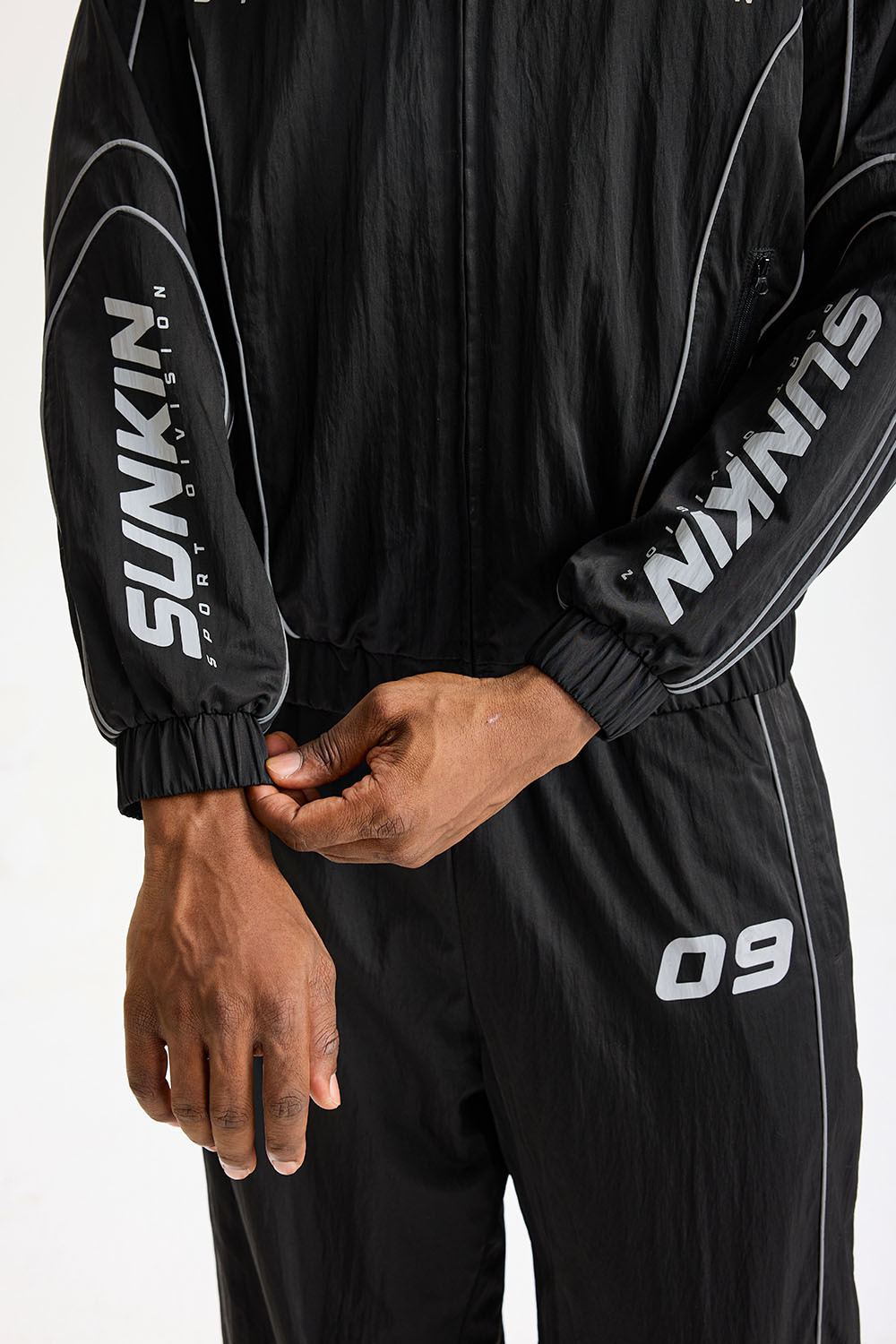Custom Black Retro Racing Tracksuit 2‑Piece Set | Men Crinkle Nylon Stand‑Collar Windbreaker & Wide‑Leg Pants Sport Streetwear Sweatsuit
