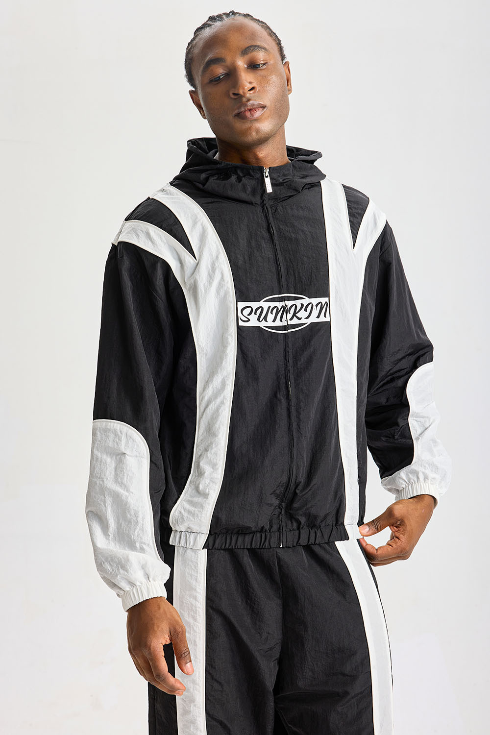 Custom Black‑White Curved Spliced Hooded Tracksuit 2‑Piece Set | Men Crinkle Nylon Zip‑Up Hooded Windbreaker & Wide‑Leg Pants Retro Racing Streetwear Sweatsuit