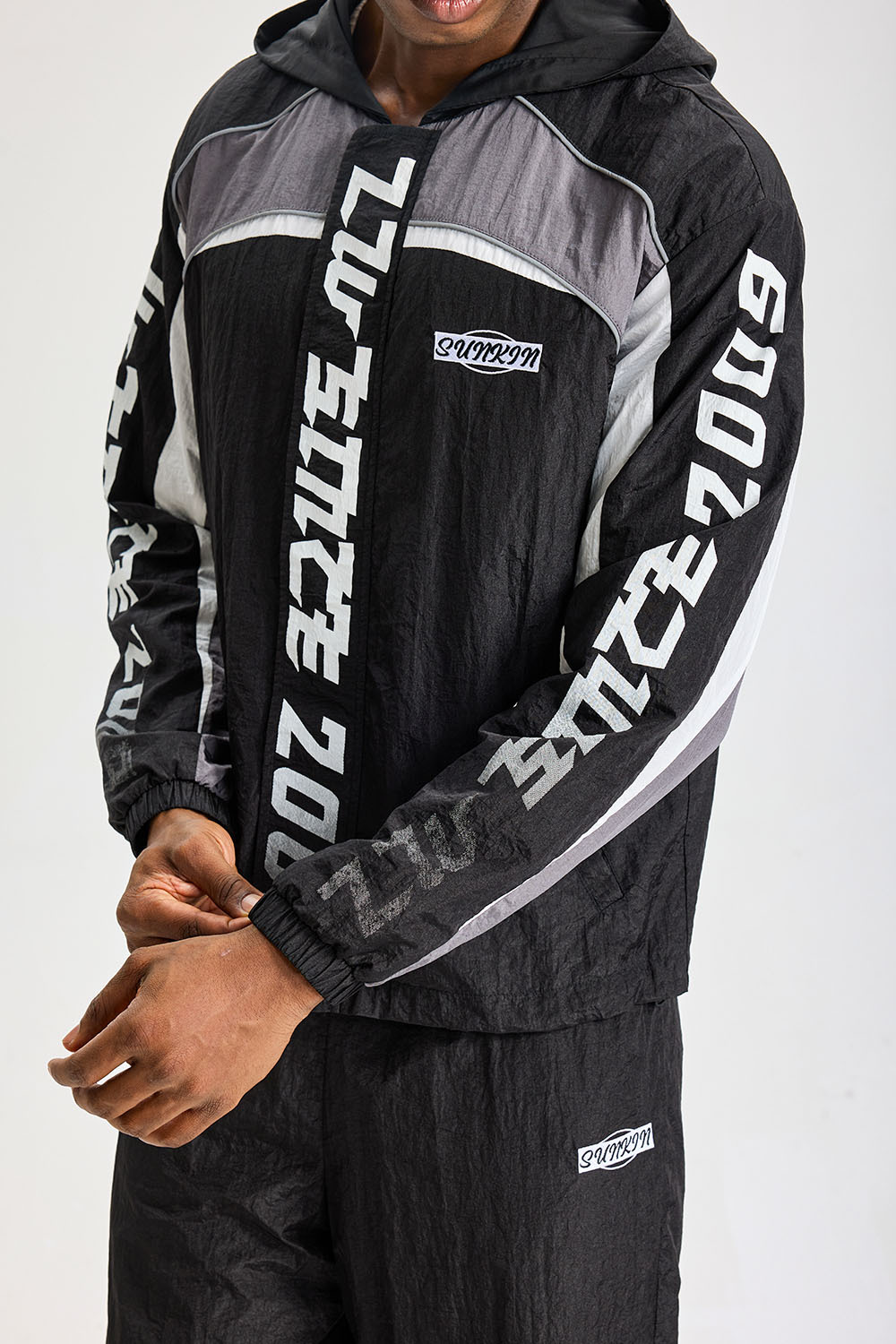 Custom Retro 2009 Graphic Color‑Block Hooded Tracksuit 2‑Piece Set | Men Crinkle Nylon Zip‑Up Windbreaker & Wide‑Leg Pants Streetwear Sweatsuit