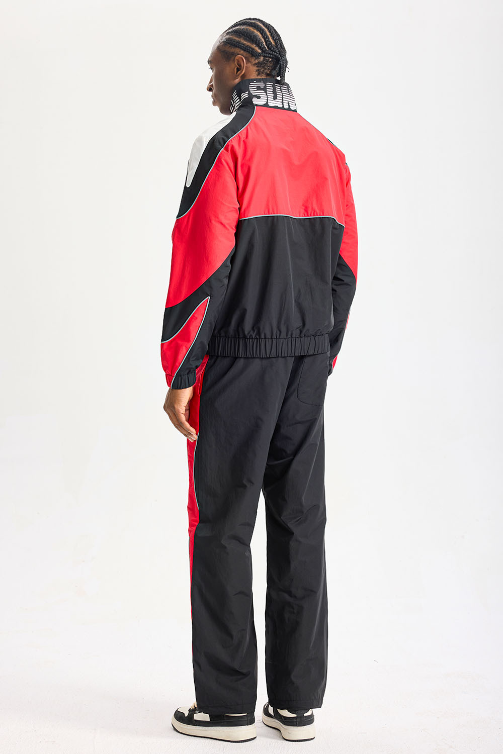 Custom Red‑Black Soccer Color‑Block Tracksuit 2‑Piece Set | Men Crinkle Nylon Stand‑Collar Windbreaker & Straight‑Leg Pants Retro Sport Streetwear Sweatsuit
