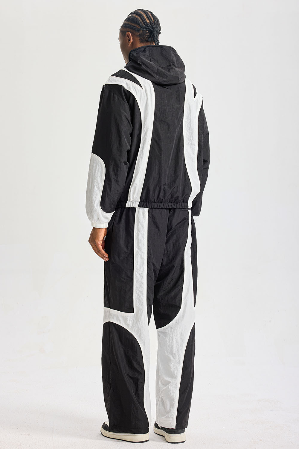 Custom Black‑White Curved Spliced Hooded Tracksuit 2‑Piece Set | Men Crinkle Nylon Zip‑Up Hooded Windbreaker & Wide‑Leg Pants Retro Racing Streetwear Sweatsuit