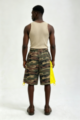 Custom Men Camo Streetwear Shorts, Contrast Yellow Side Panel Loose Fit Casual Shorts