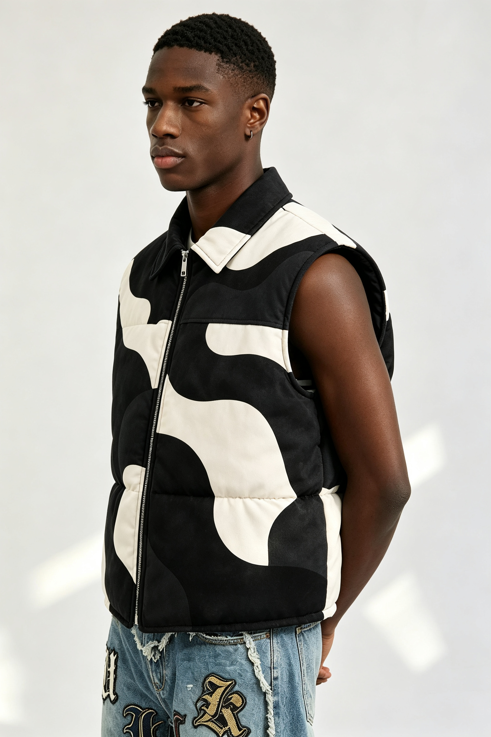 Custom Men Black White Abstract Camo Puffer Vest, Collared Zip Up Streetwear Quilted Gilet