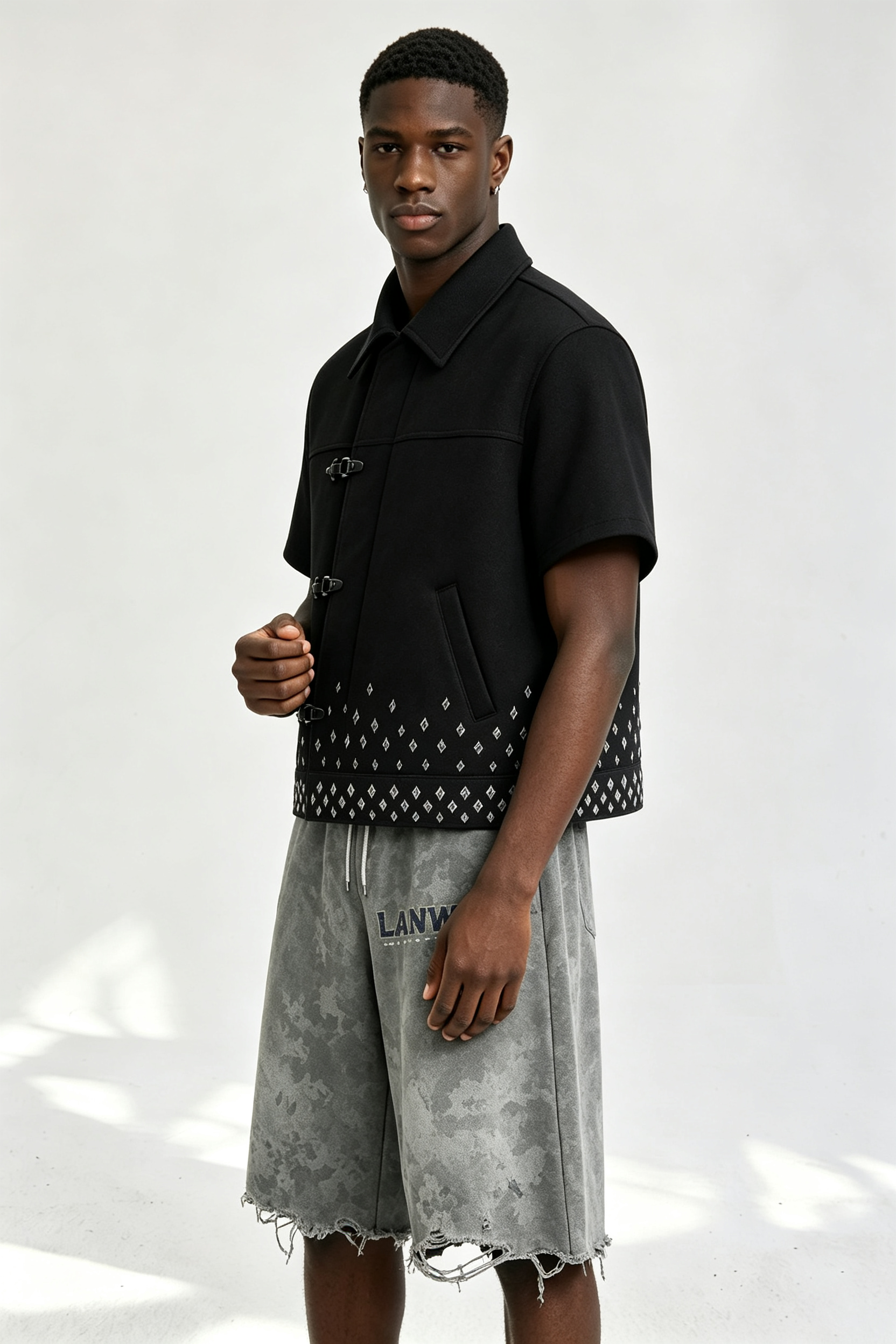 Custom Men Buckle Fasten Short Sleeve Jacket, Black Geometric Embroidery Streetwear Cropped Shirt Coat
