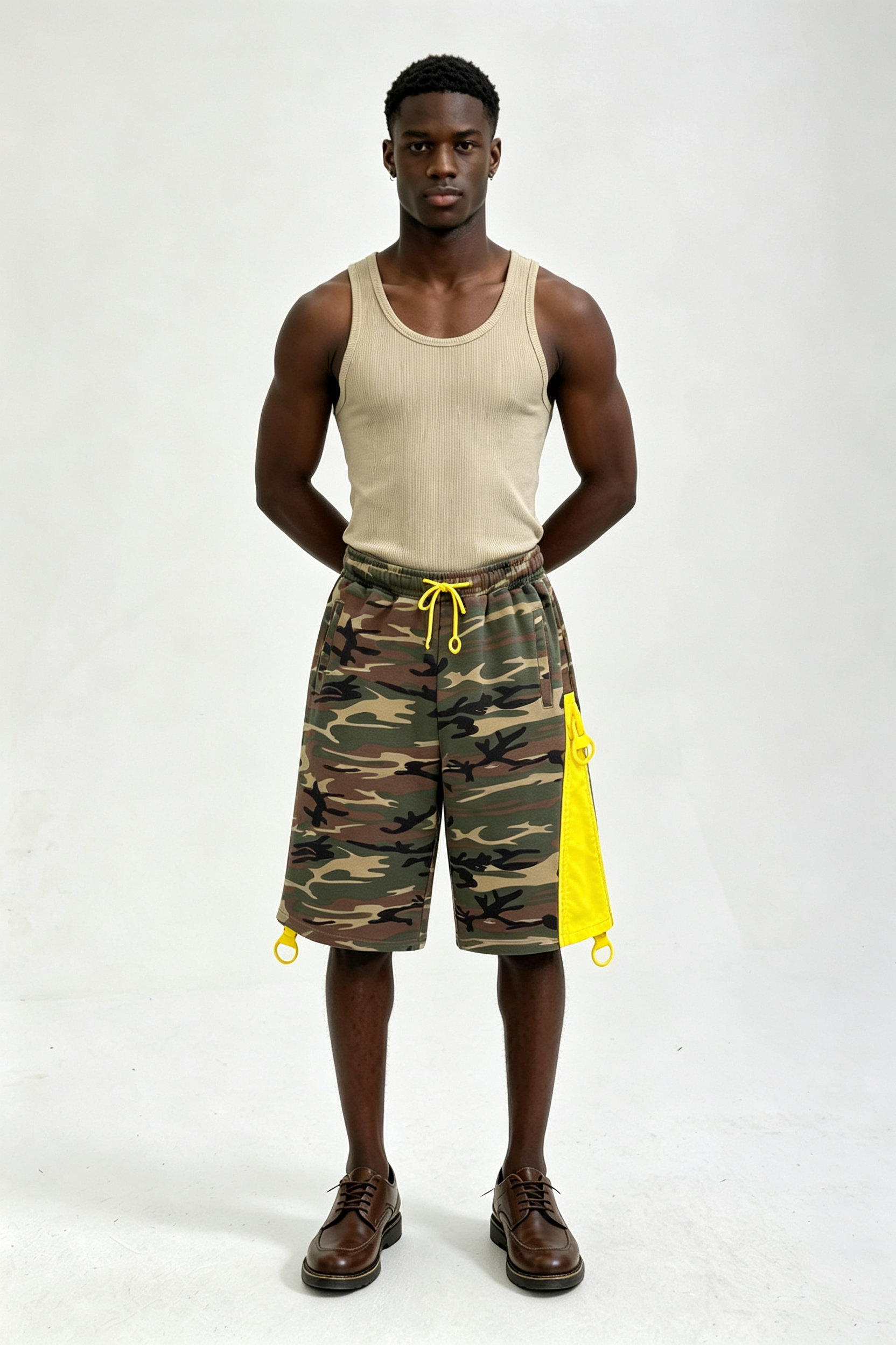 Custom Men Camo Streetwear Shorts, Contrast Yellow Side Panel Loose Fit Casual Shorts