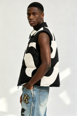 Custom Men Black White Abstract Camo Puffer Vest, Collared Zip Up Streetwear Quilted Gilet