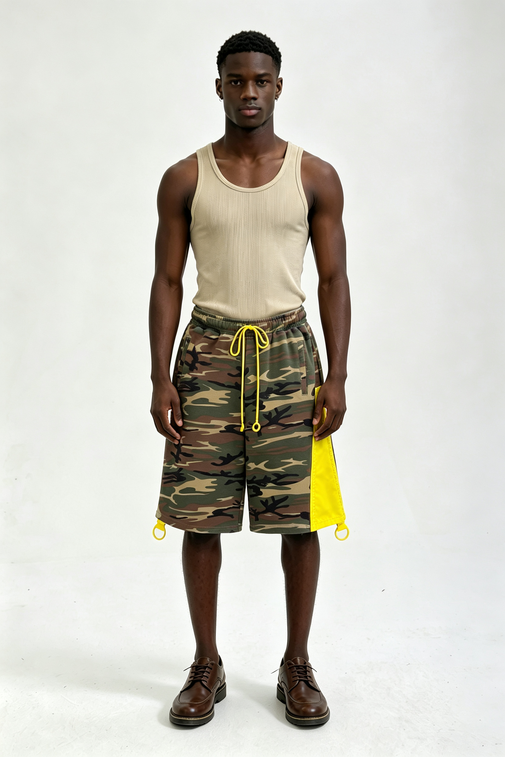 Custom Men Camo Streetwear Shorts, Contrast Yellow Side Panel Loose Fit Casual Shorts