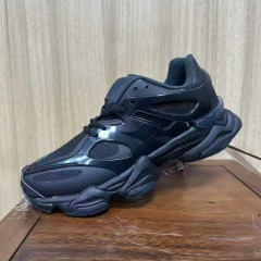 9060V7- Black