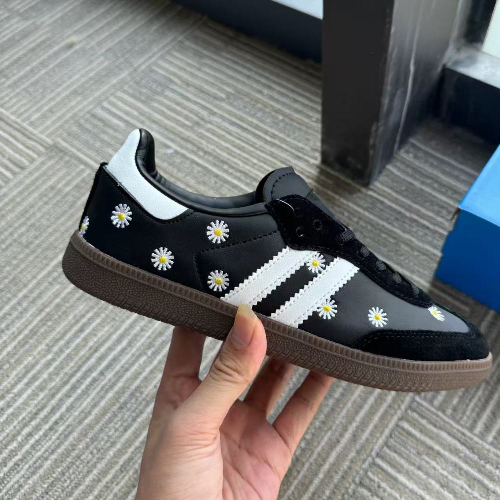 adidas Samba OG Retro Sneakers