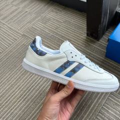 Sam1- White Blue Illusion