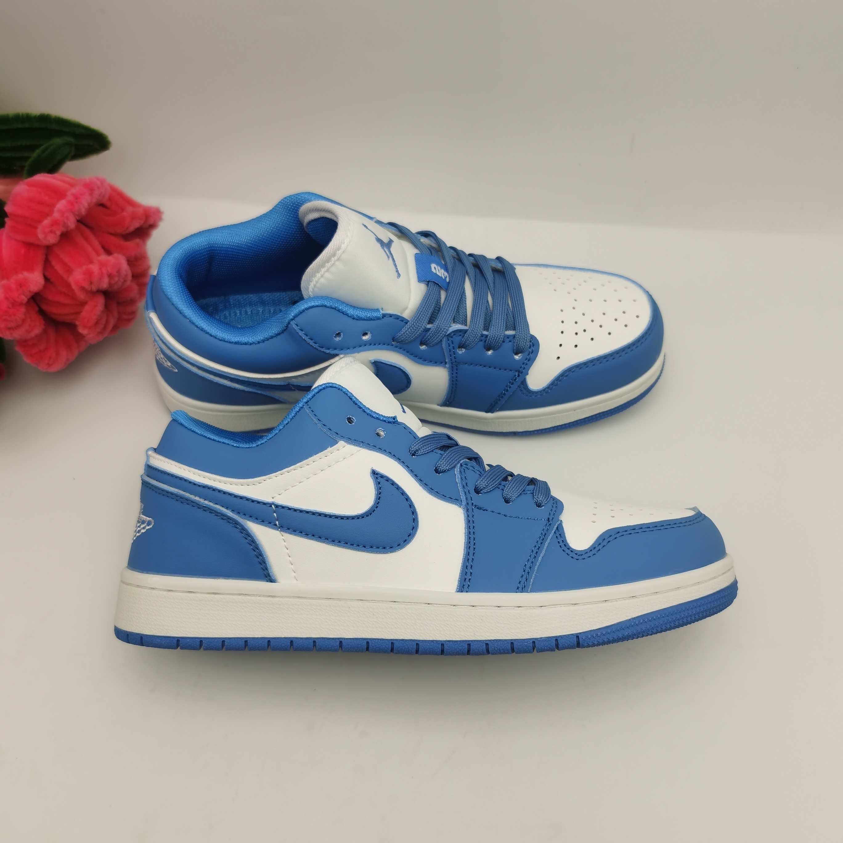 Nike Jordan AJ1 Low Top Colorblock Sneakers – Unisex Retro Basketball Shoes