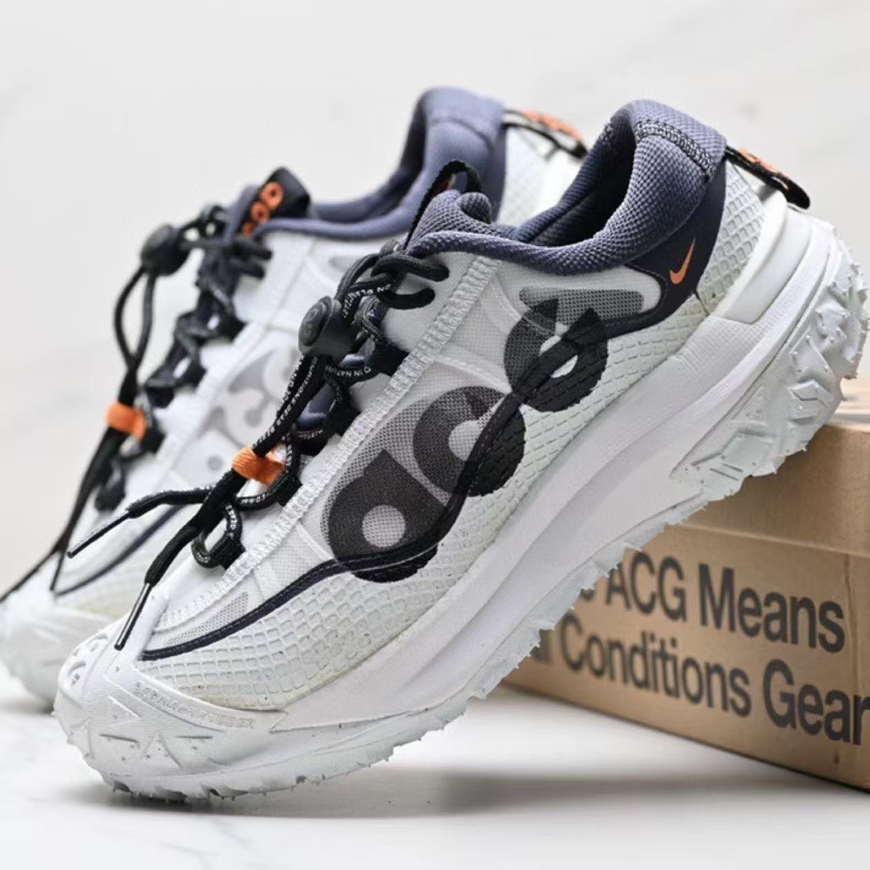 NIKE ACG mountain fly 2