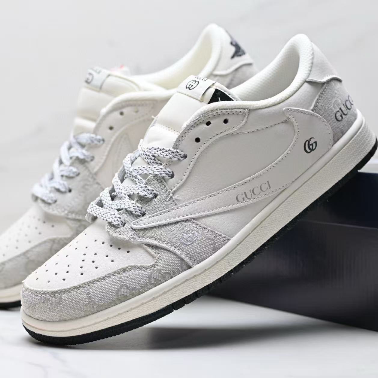 Nike Ts aj1