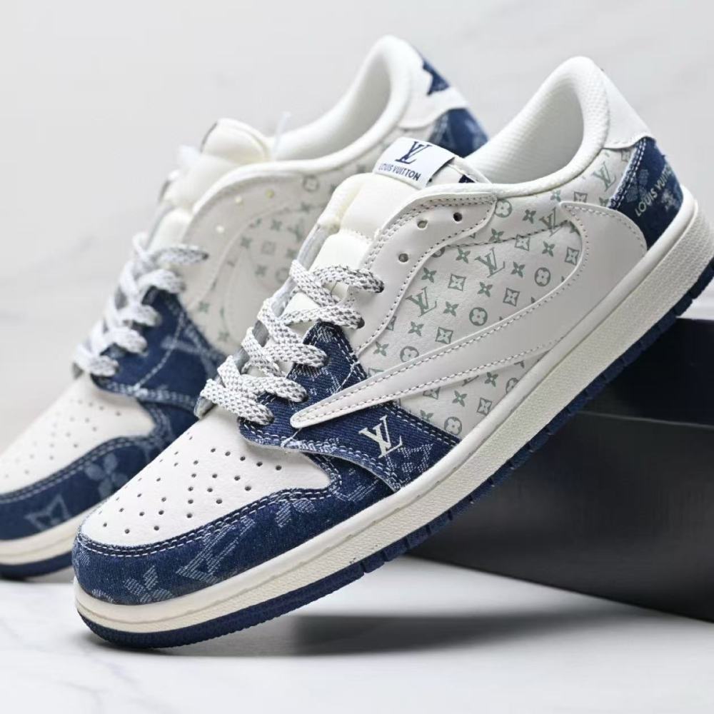 Nike Ts aj1