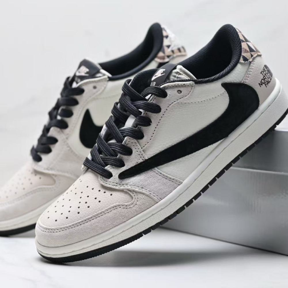 Nike Ts aj1