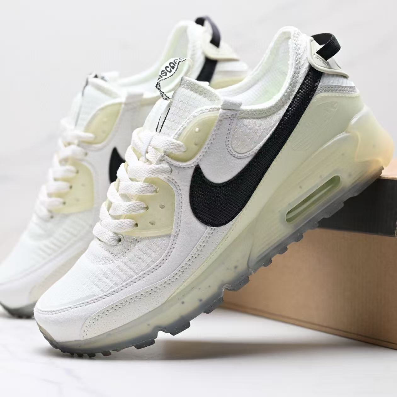 NIKE Terrascape 90