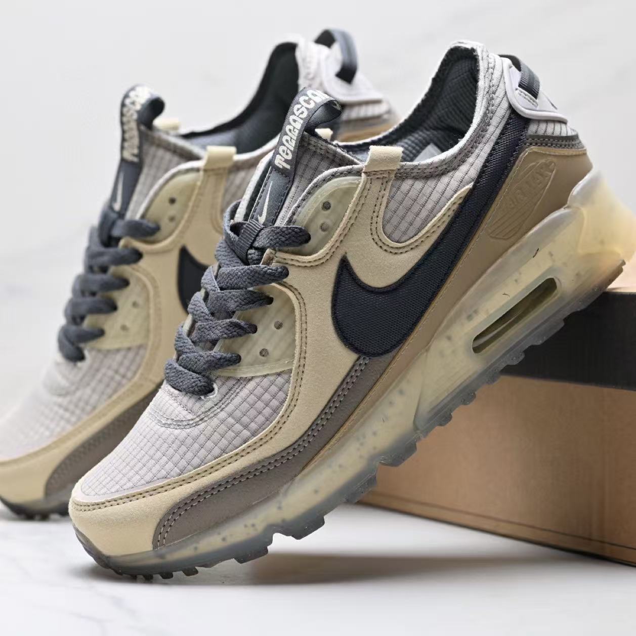 NIKE Terrascape 90