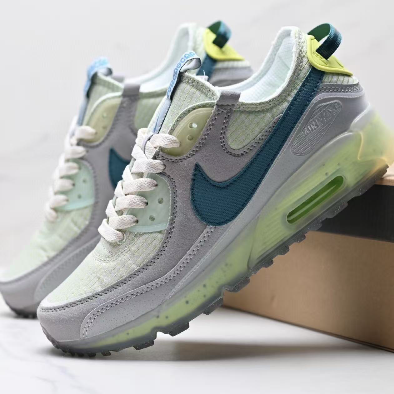 NIKE Terrascape 90