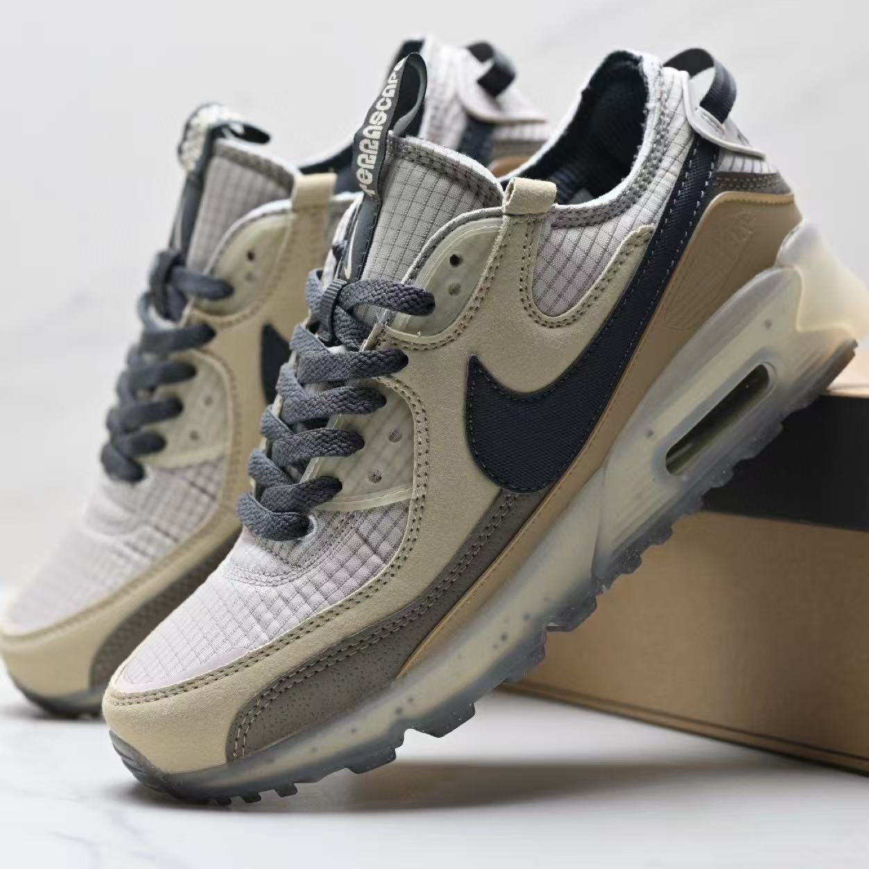 NIKE Terrascape 90
