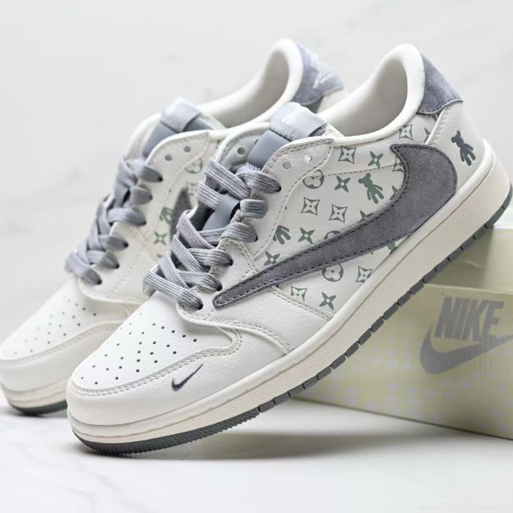 Nike Ts aj1