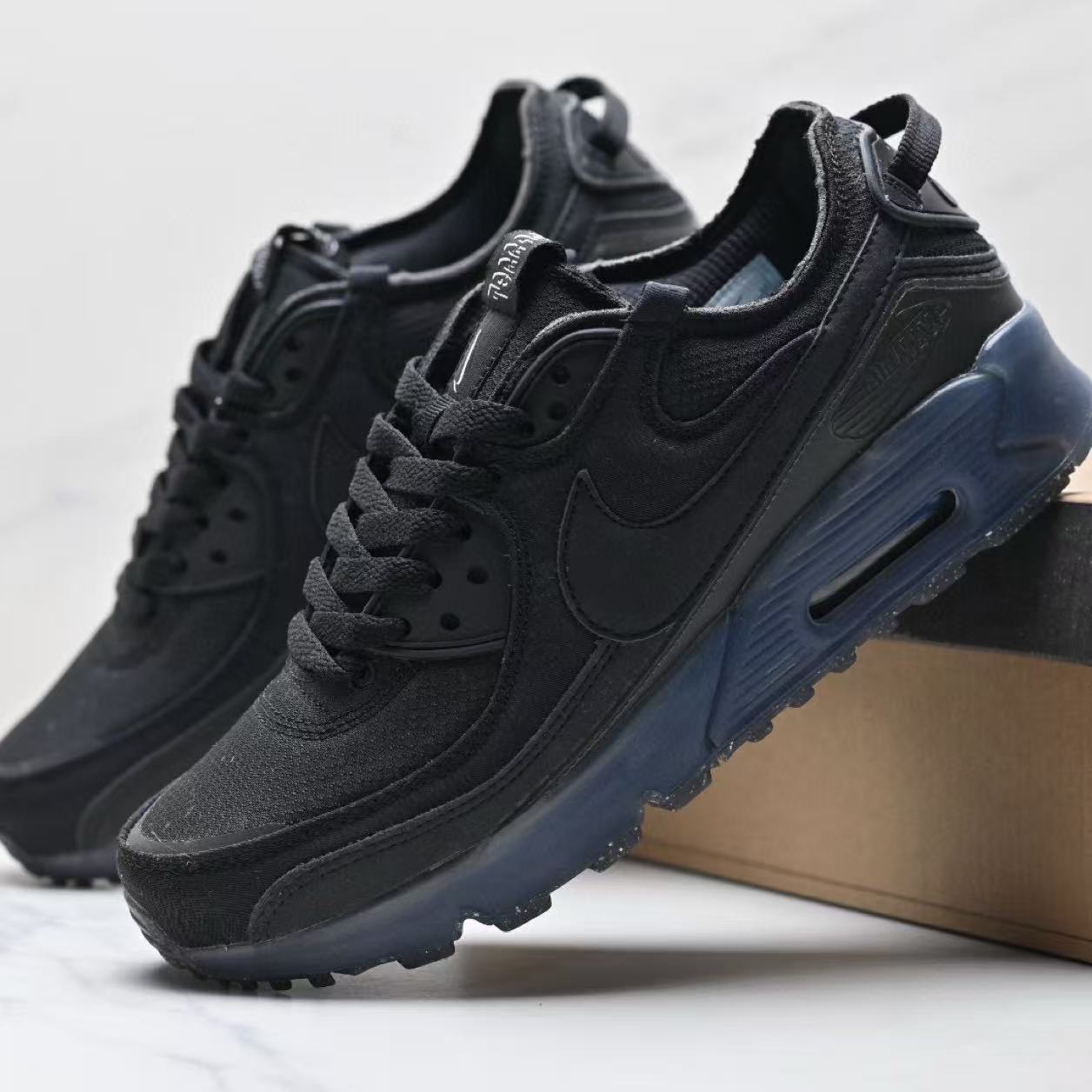 NIKE Terrascape 90