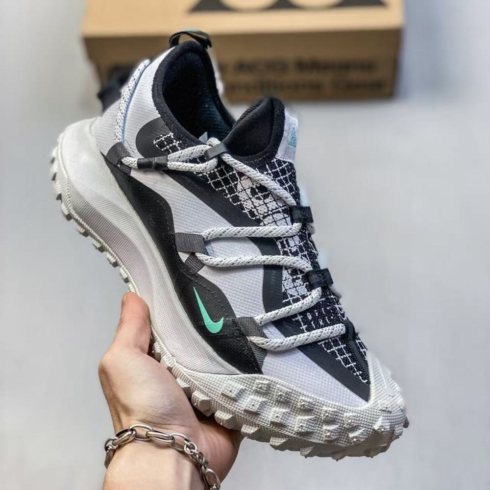NIKE ACG mountain fly