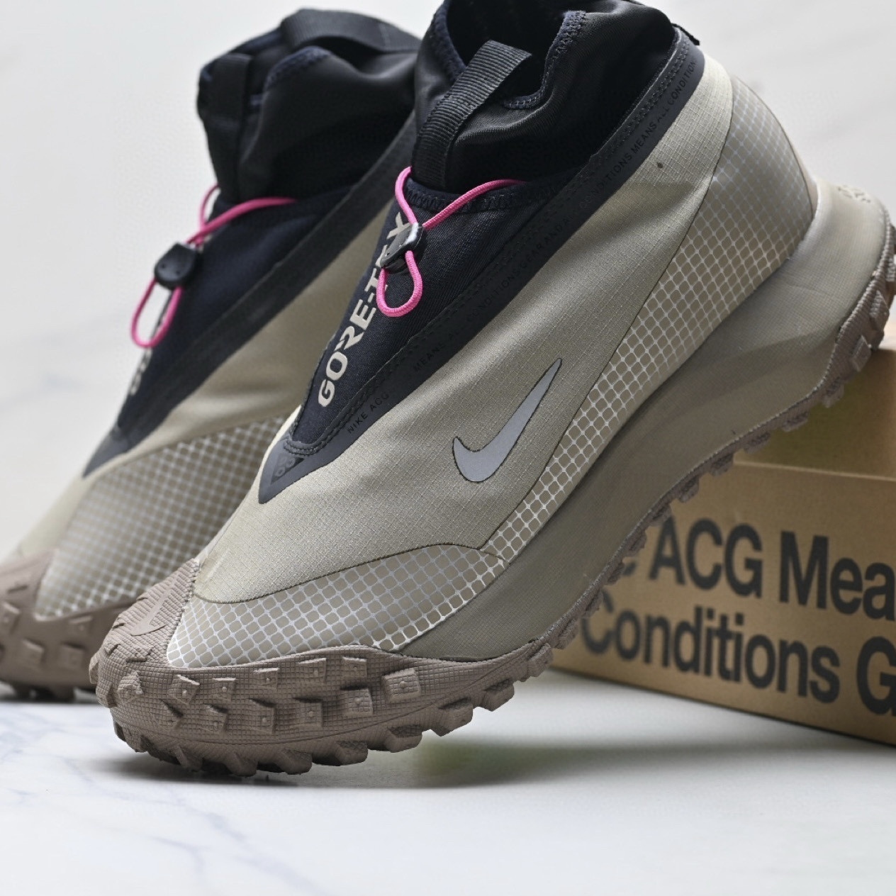 NIKE ACG Mountain