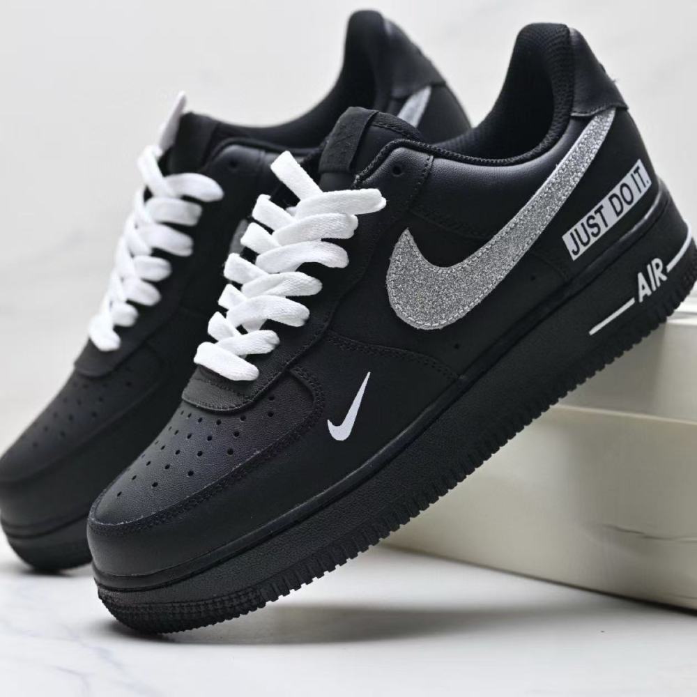 NIKE Force 1‘07