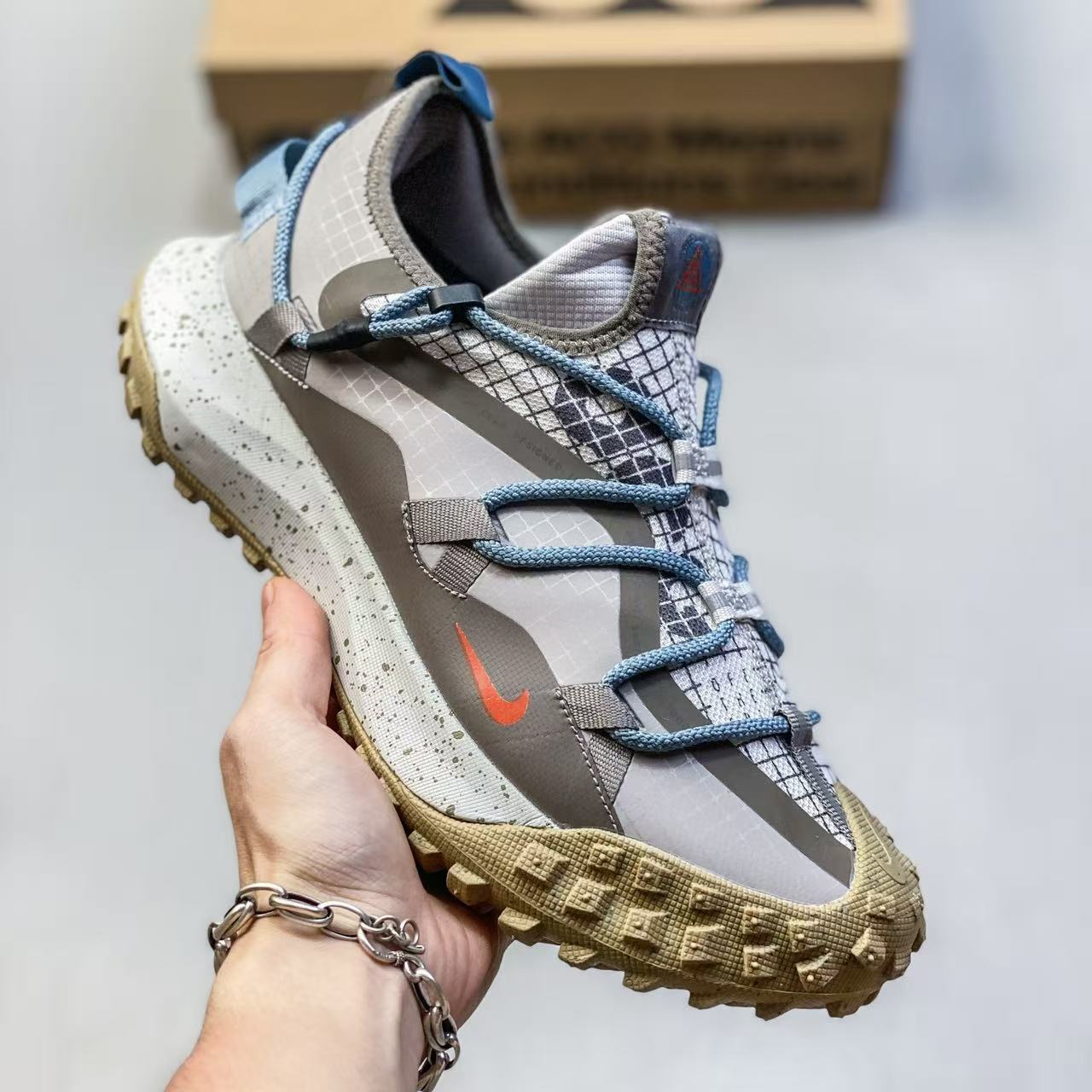 NIKE ACG mountain fly