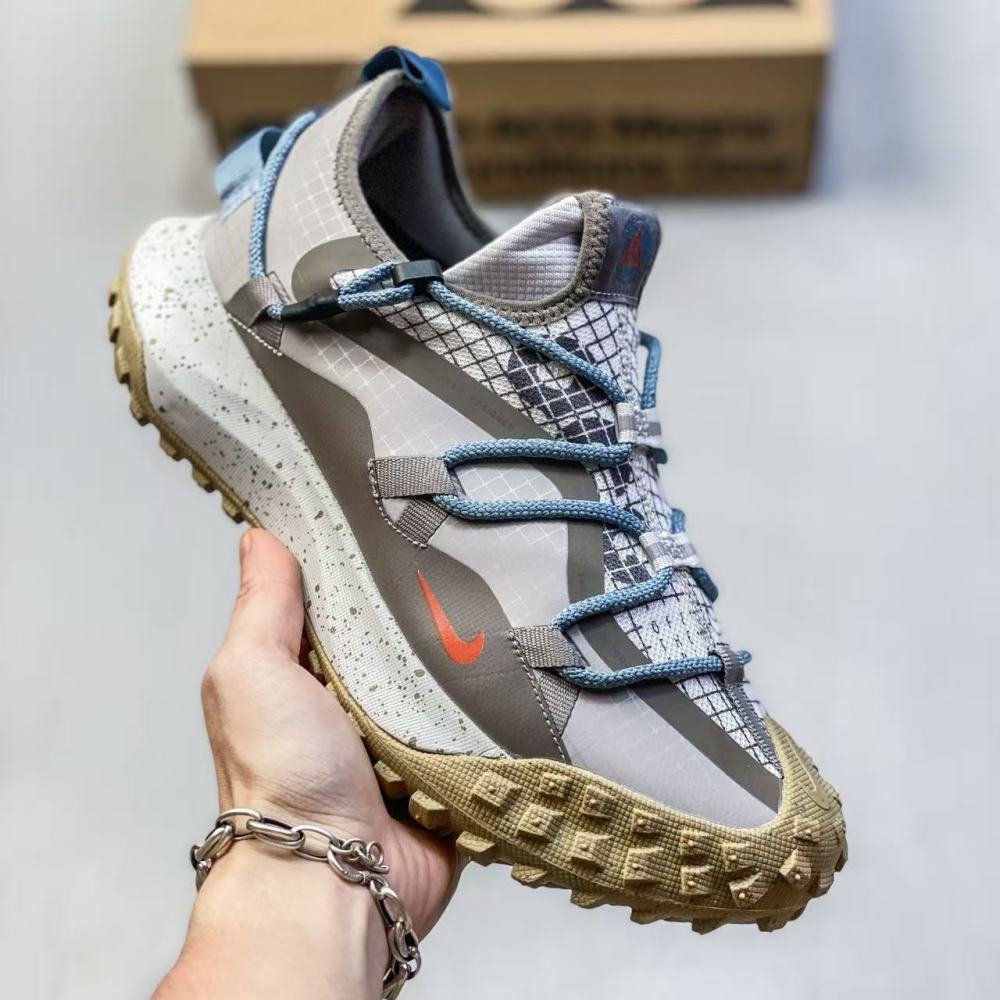 NIKE ACG mountain fly