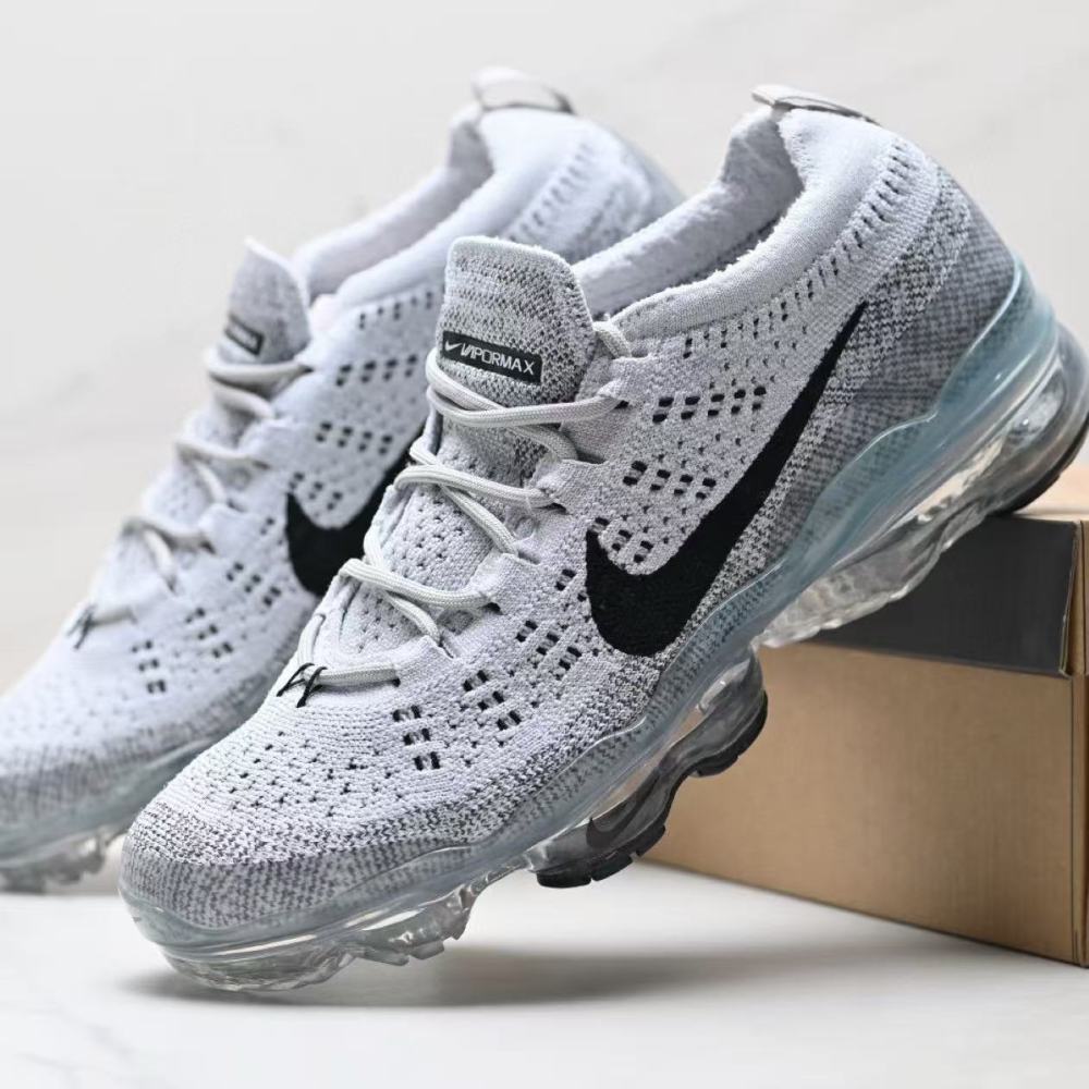 NIKE vapormax