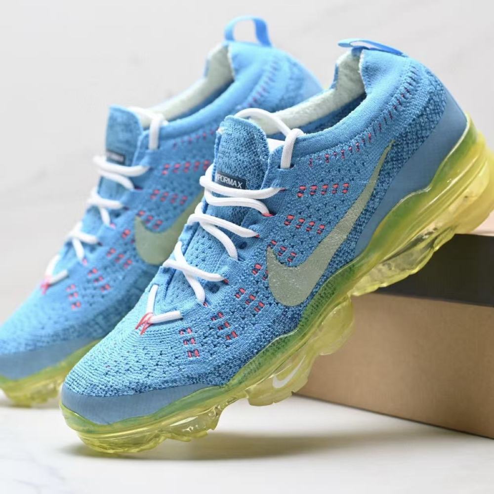 NIKE vapormax