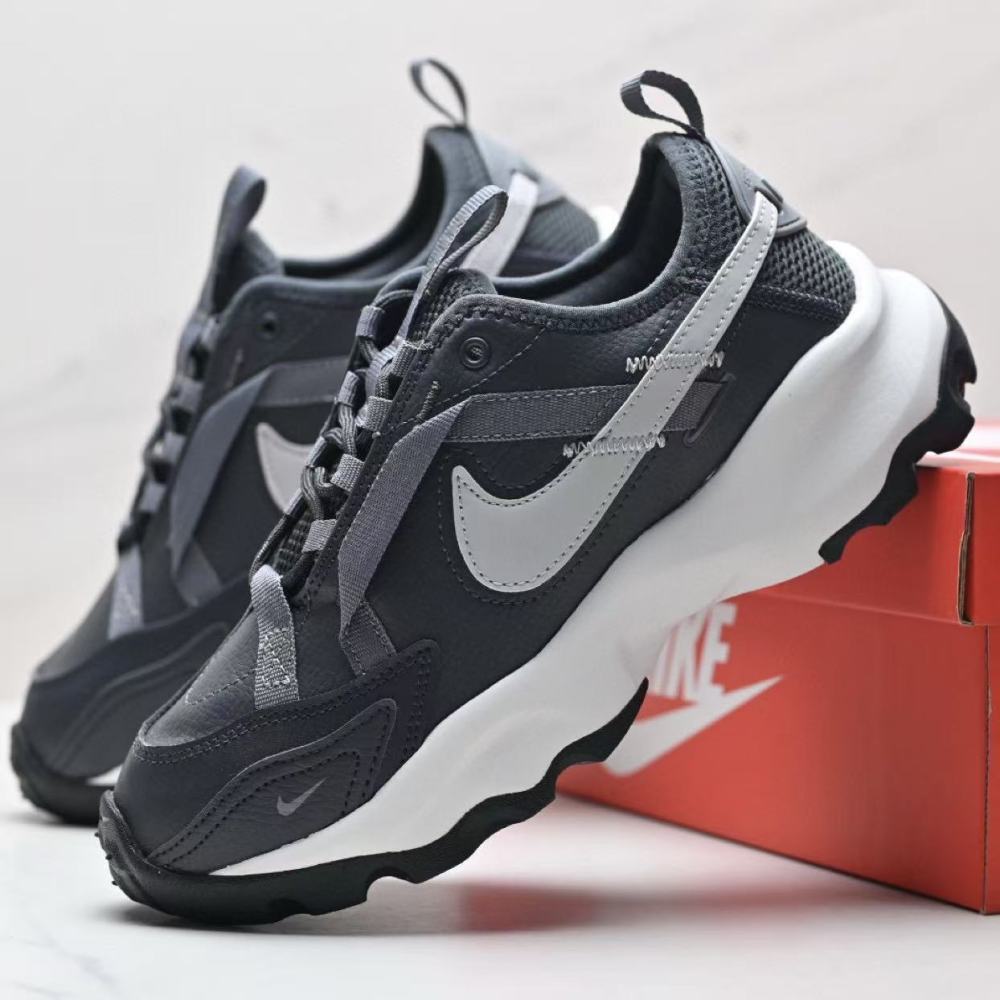 NIKE Tc 7900