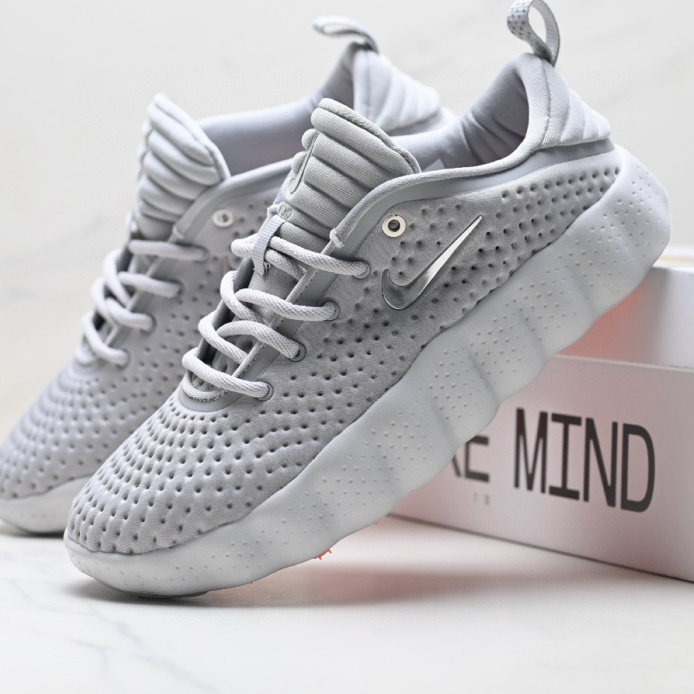 NIKE Mind 002