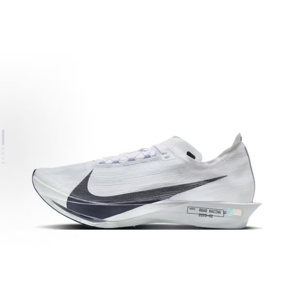 NIKE Streakfly 2