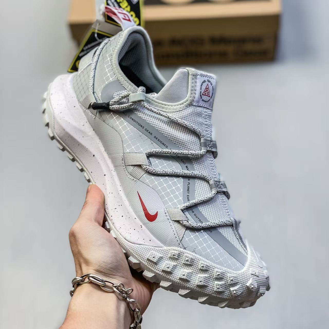 NIKE ACG mountain fly