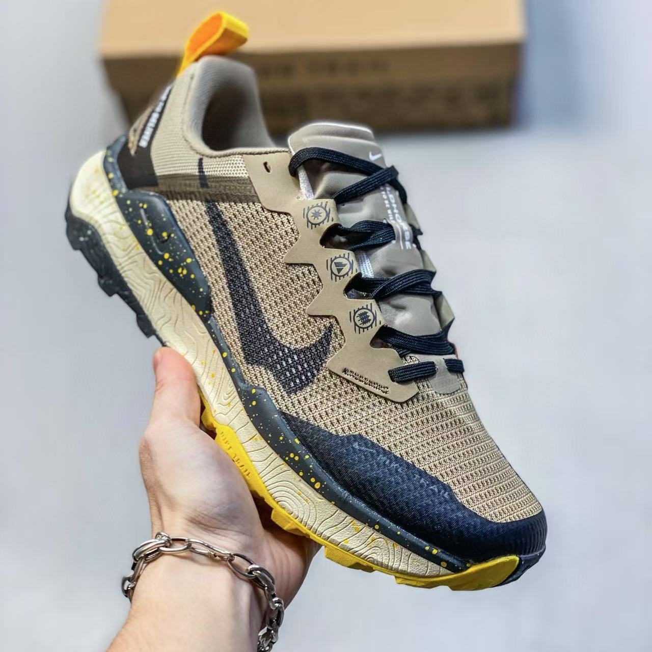 NIKE Wildhorse 8