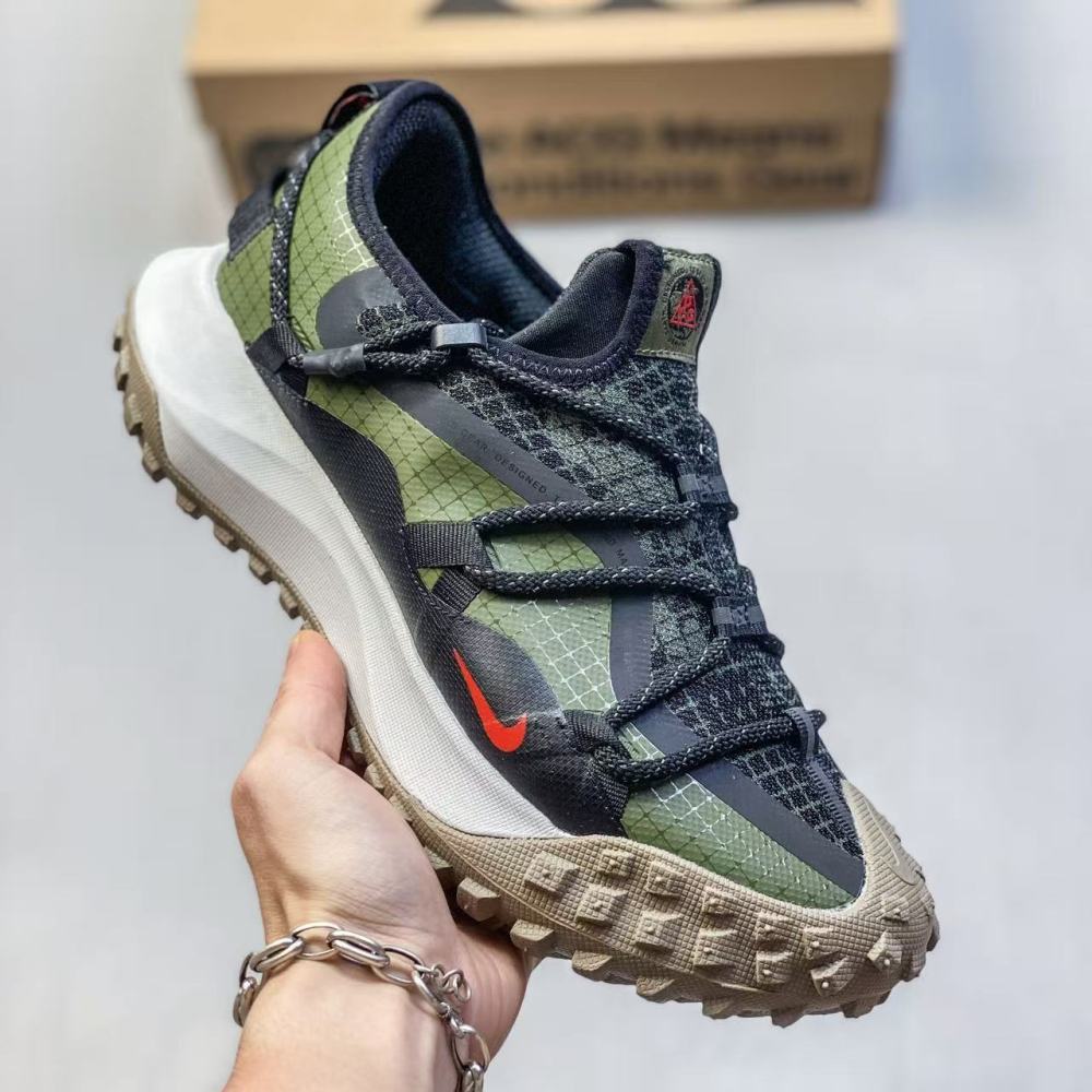 NIKE ACG mountain fly
