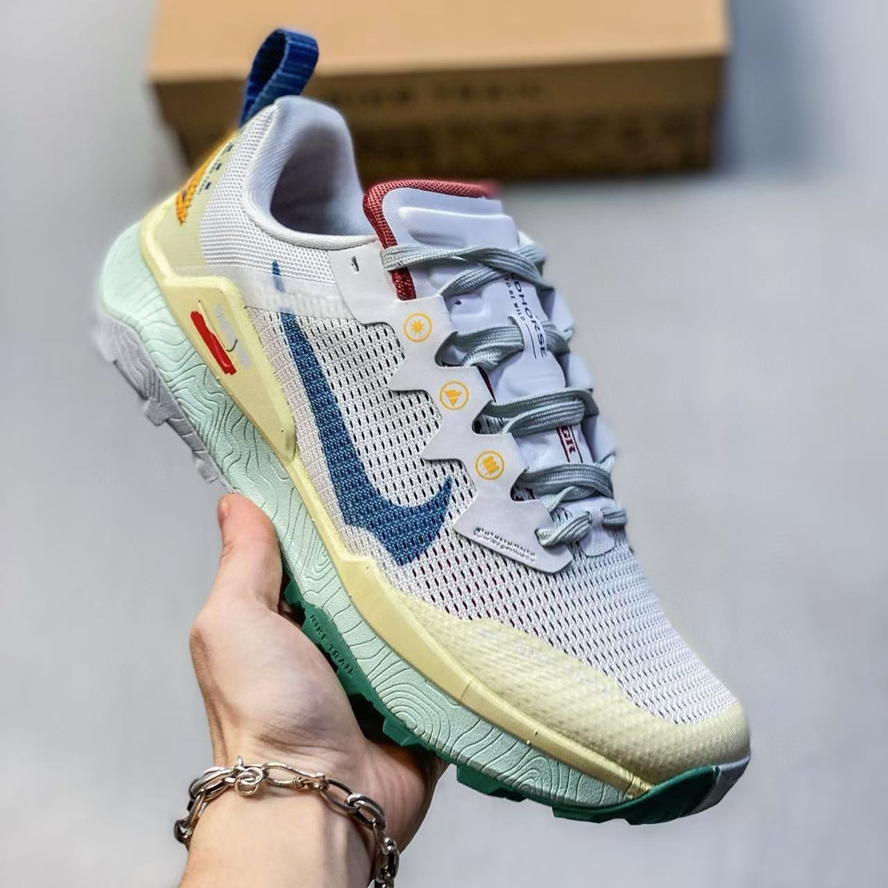 NIKE Wildhorse 8