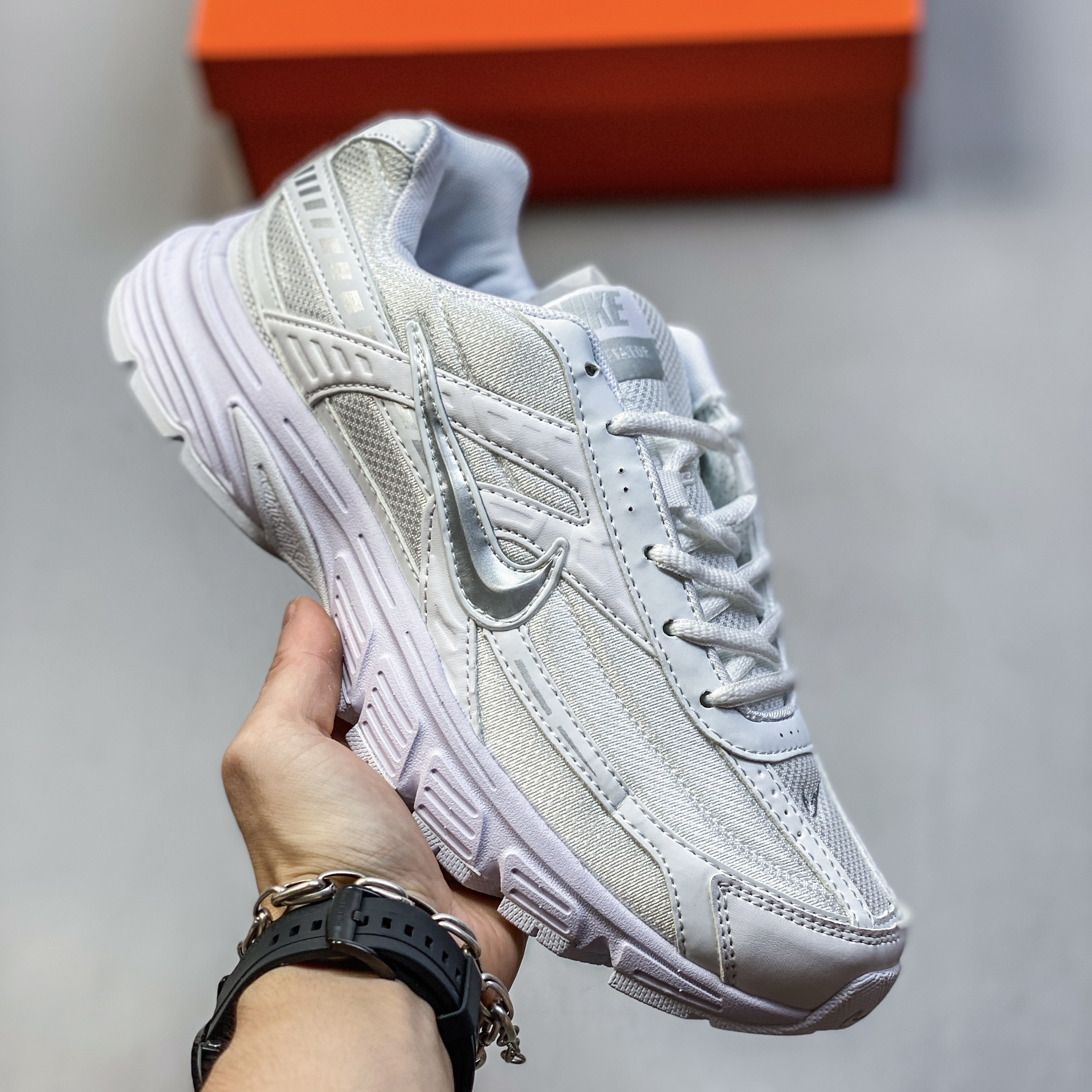 NIKE Initiator