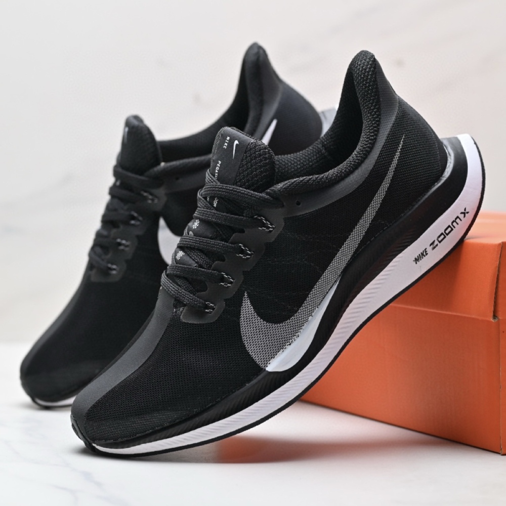 NIKE pegasus35