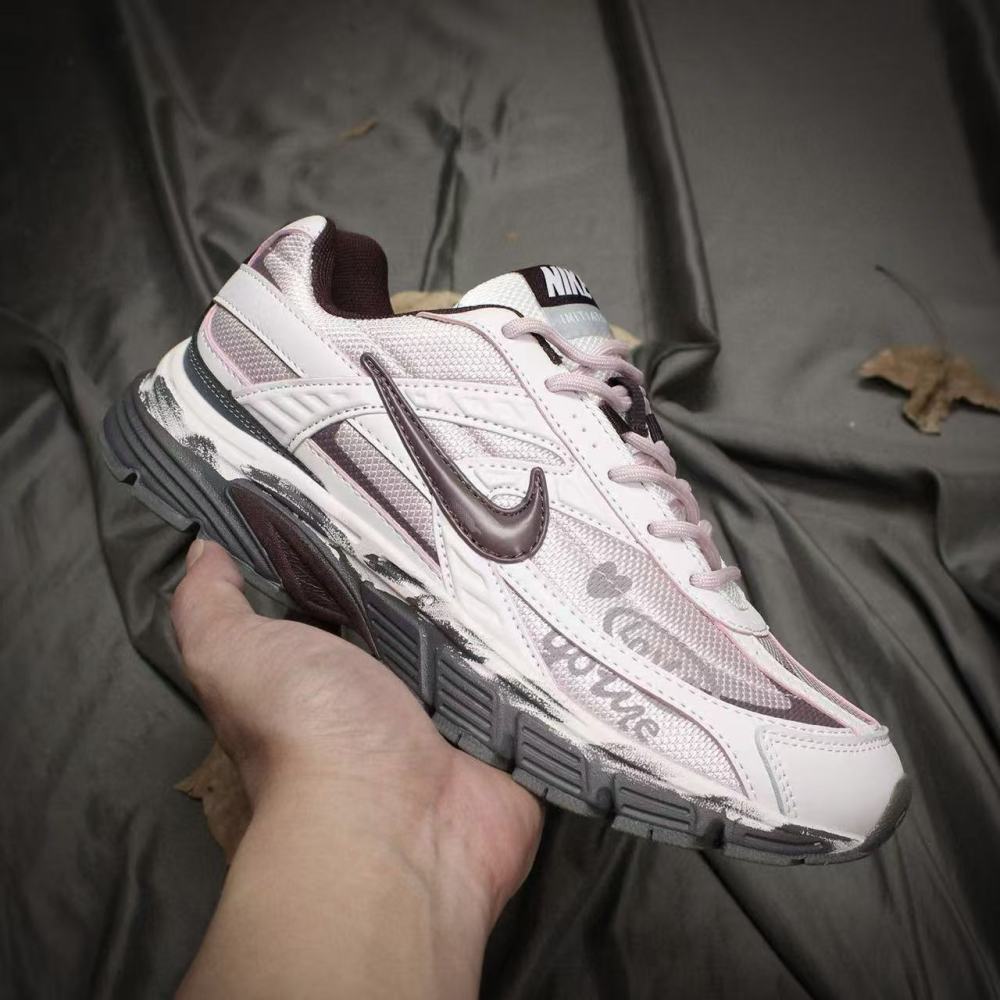 NIKE Initiator