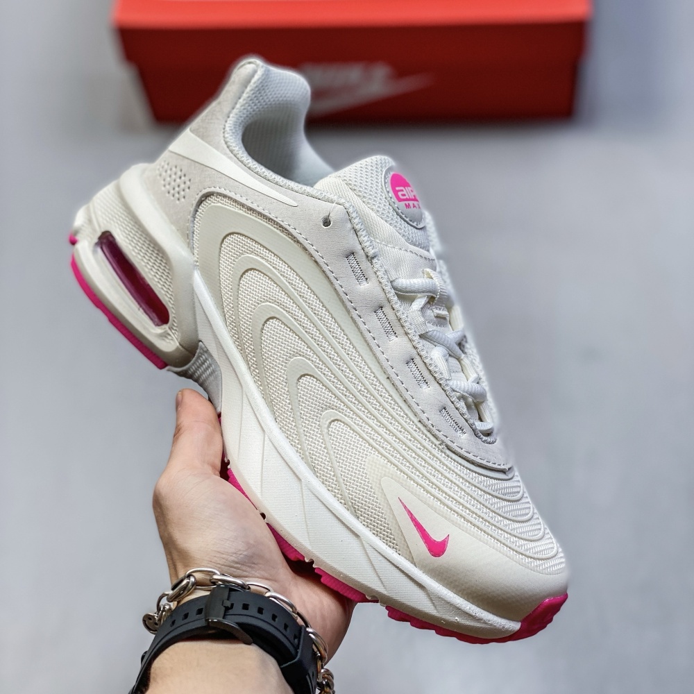 NIKE Air Max Fire