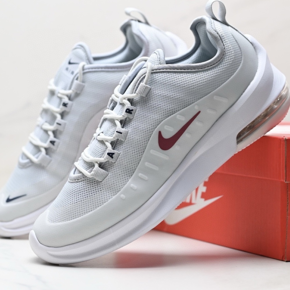 NIKE Air Max Axis
