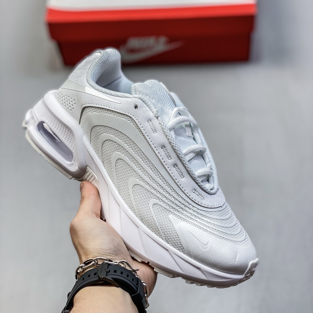 NIKE Air Max Fire