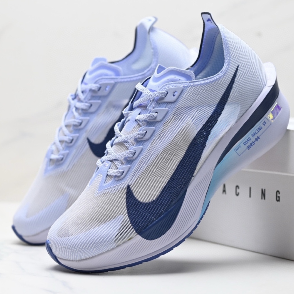 NIKE vaporfly 4